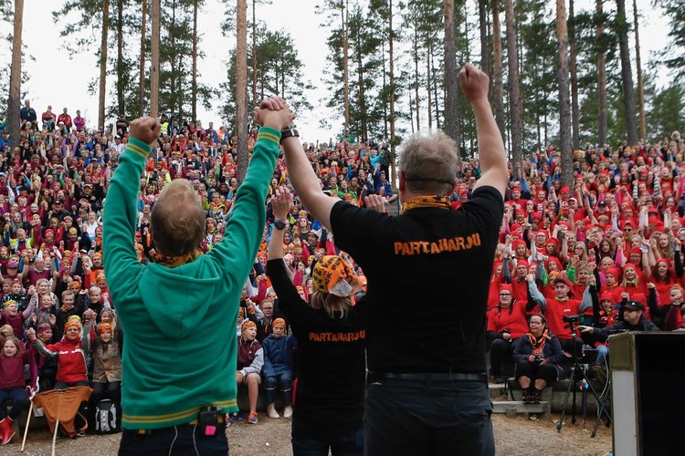 Suuret iltanuotiot ovat hienoja kokemuksia. Tämä kuva viime suurleiriltä 2015. Kuva: Juhani Valtola